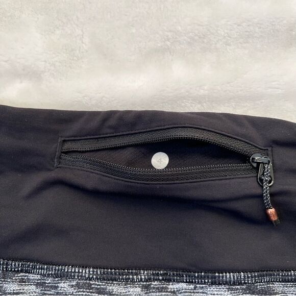 Lululemon Run Times Short 4-way Stretch 4" Dramatic Static White Black size 4 - Picture 7 of 7